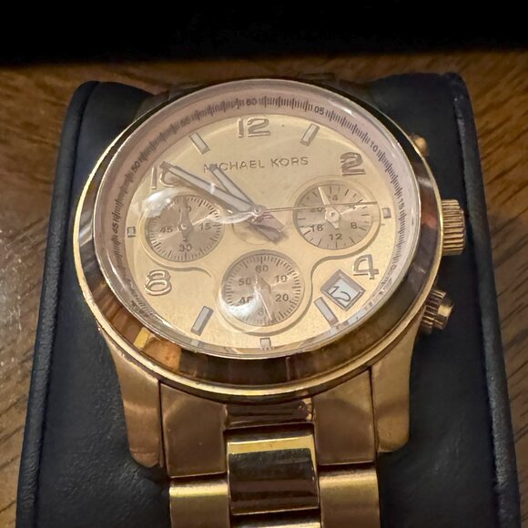 Michael  Kors Runway Chronograph Women\'s Rose Gold Stainless Steel Watch main image 5